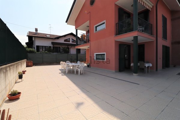 appartamento in vendita a Ceriano Laghetto in zona San Damiano
