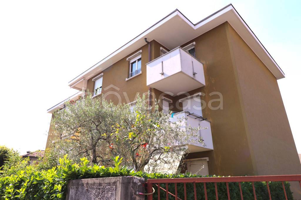 appartamento in vendita a Ceriano Laghetto in zona San Damiano