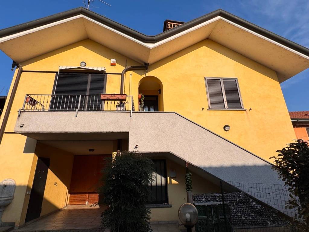 appartamento in vendita a Ceriano Laghetto in zona San Damiano