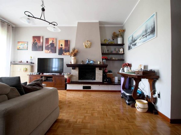 appartamento in vendita a Ceriano Laghetto in zona San Damiano