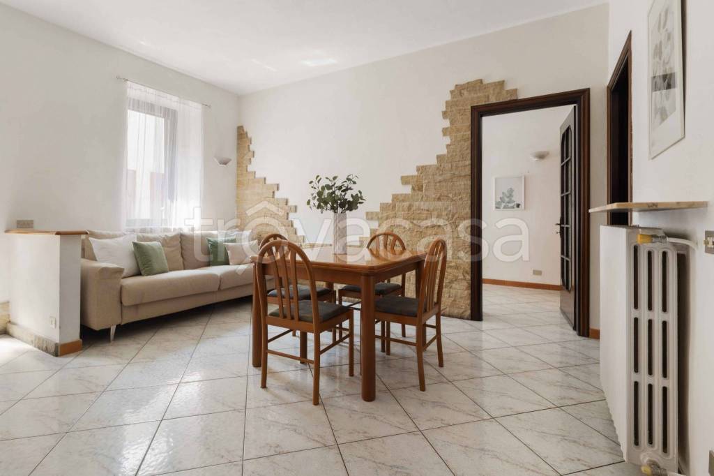 appartamento in vendita a Ceriano Laghetto in zona San Damiano