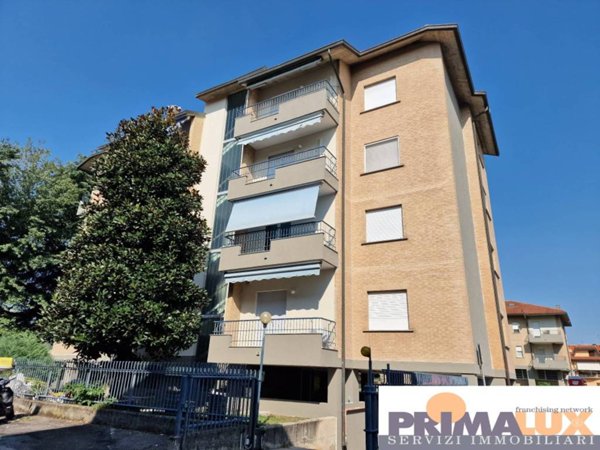 appartamento in vendita a Cesano Maderno in zona Binzago