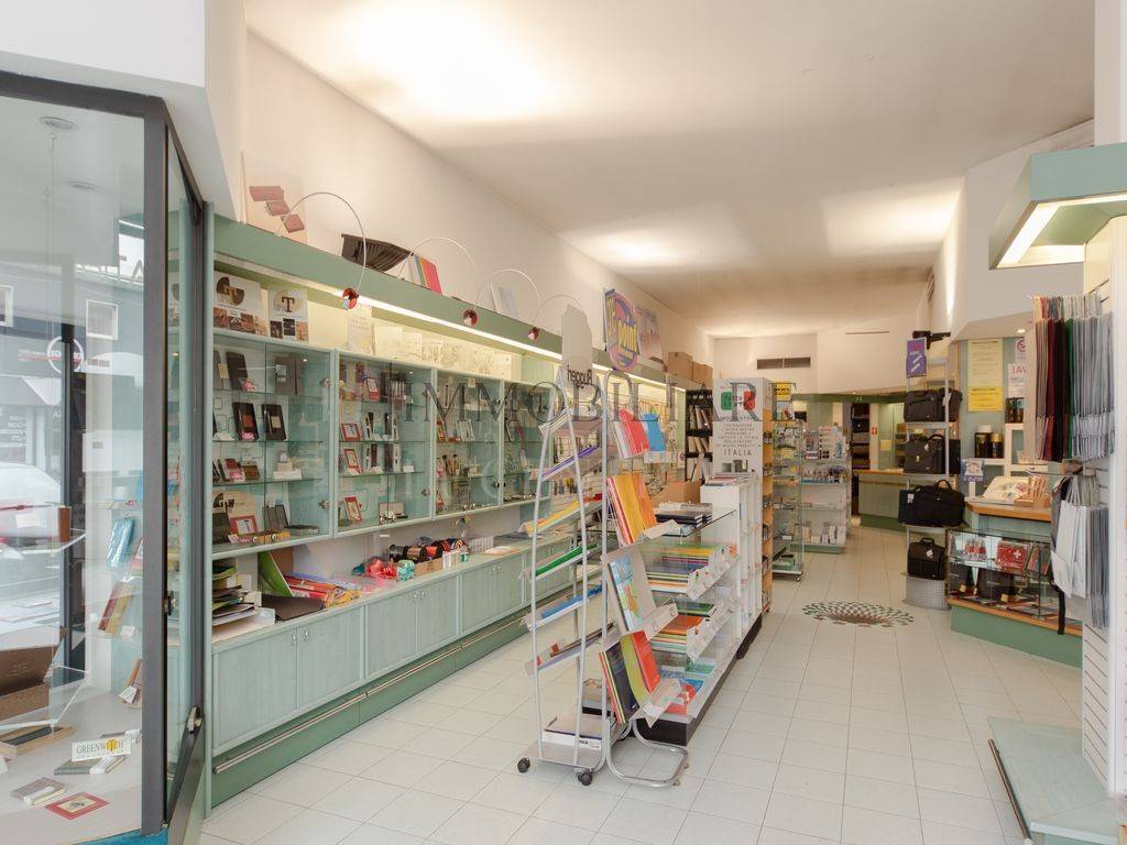 negozio in vendita a Cesano Maderno