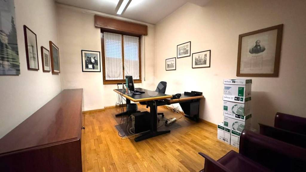 ufficio in vendita a Cesano Maderno