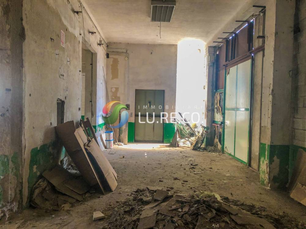 locale di sgombero in vendita a Cesano Maderno