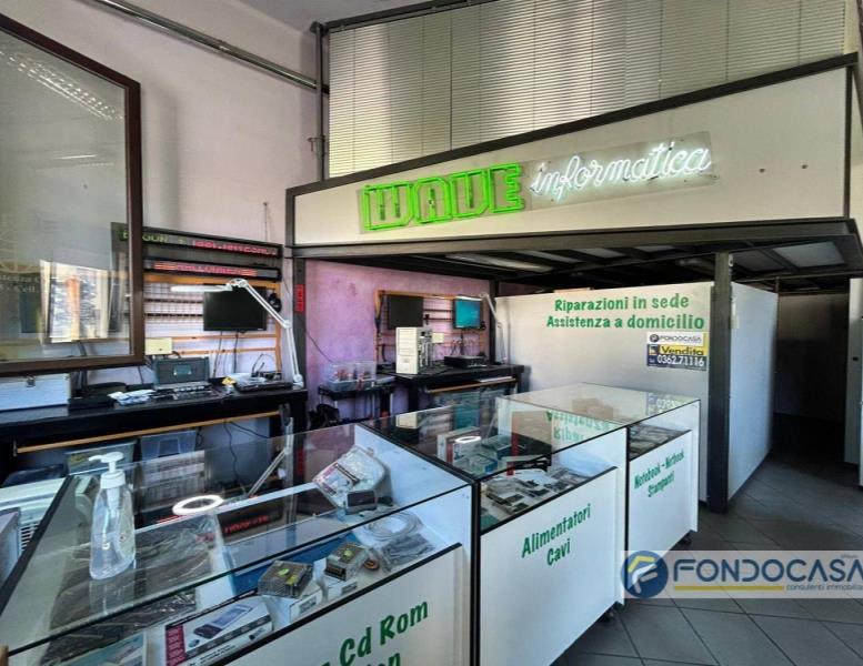 locale commerciale in vendita a Cesano Maderno