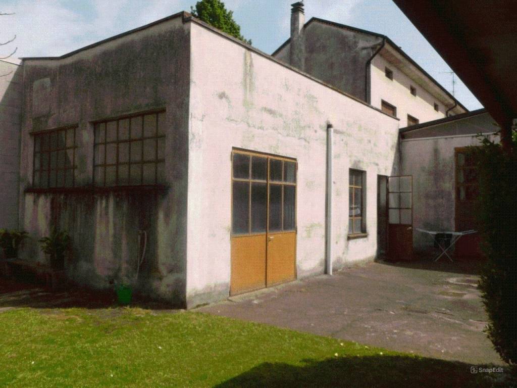 intera palazzina in vendita a Cesano Maderno