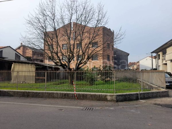casa indipendente in vendita a Cesano Maderno in zona Binzago
