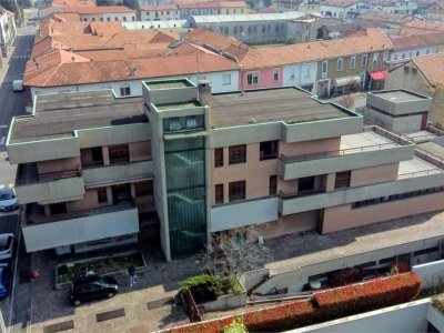 intera palazzina in vendita a Cesano Maderno in zona Binzago