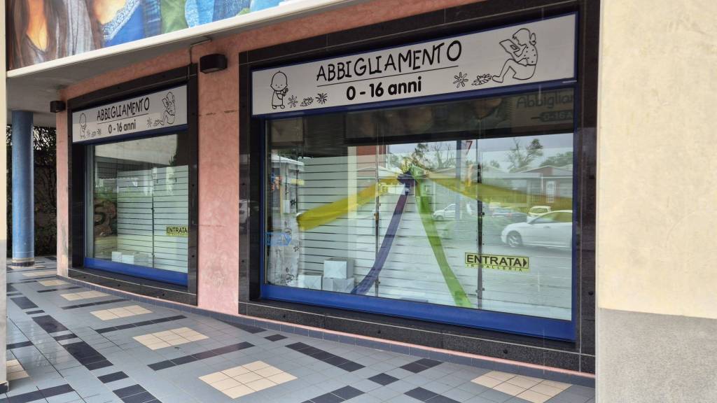 negozio in vendita a Cesano Maderno