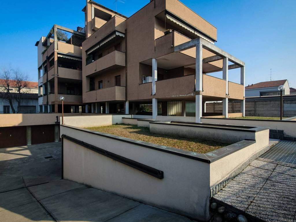 appartamento in vendita a Cesano Maderno in zona Binzago