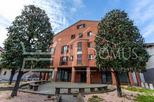 negozio in vendita a Cesano Maderno