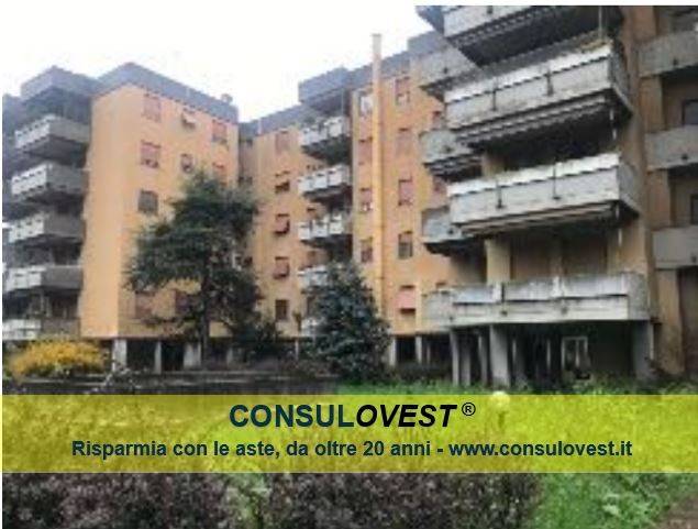 locale commerciale in vendita a Cesano Maderno