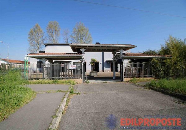 negozio in vendita a Cesano Maderno