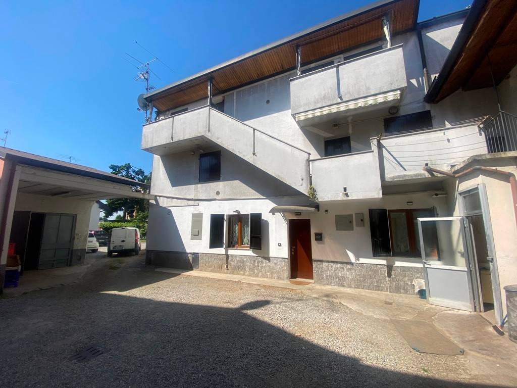 appartamento in vendita a Cesano Maderno in zona Cassina Savina