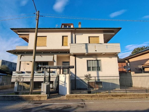 appartamento in vendita a Cesano Maderno in zona Cassina Savina