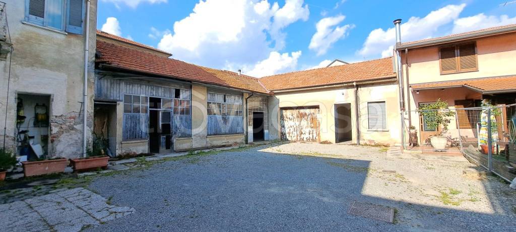 appartamento in vendita a Cesano Maderno in zona Binzago