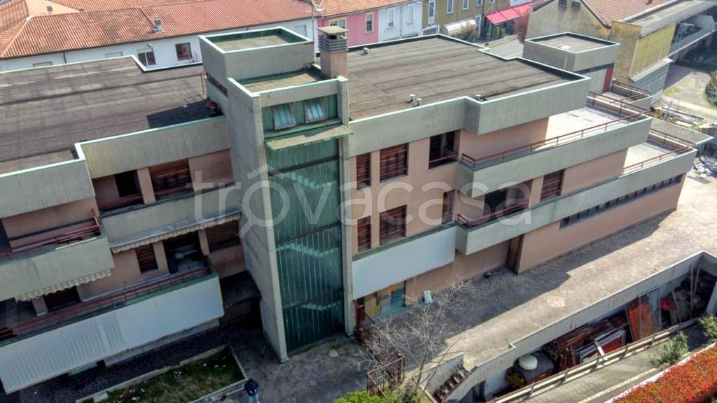 negozio in vendita a Cesano Maderno