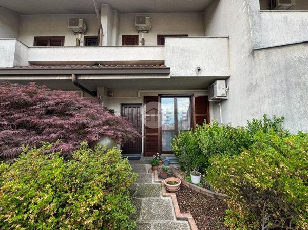 casa indipendente in vendita a Cesano Maderno in zona Binzago
