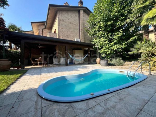 casa indipendente in vendita a Cesano Maderno