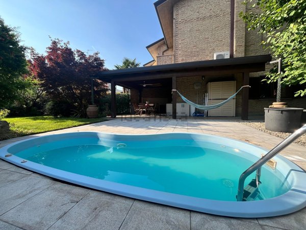 casa indipendente in vendita a Cesano Maderno