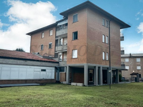 appartamento in vendita a Cesano Maderno in zona Binzago
