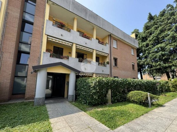 appartamento in vendita a Cesano Maderno in zona Binzago