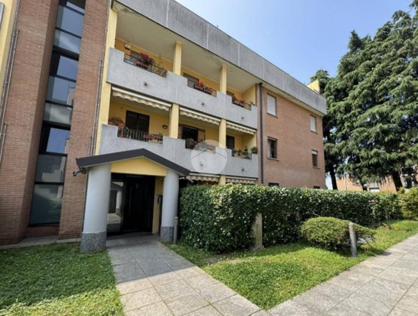 appartamento in vendita a Cesano Maderno in zona Binzago