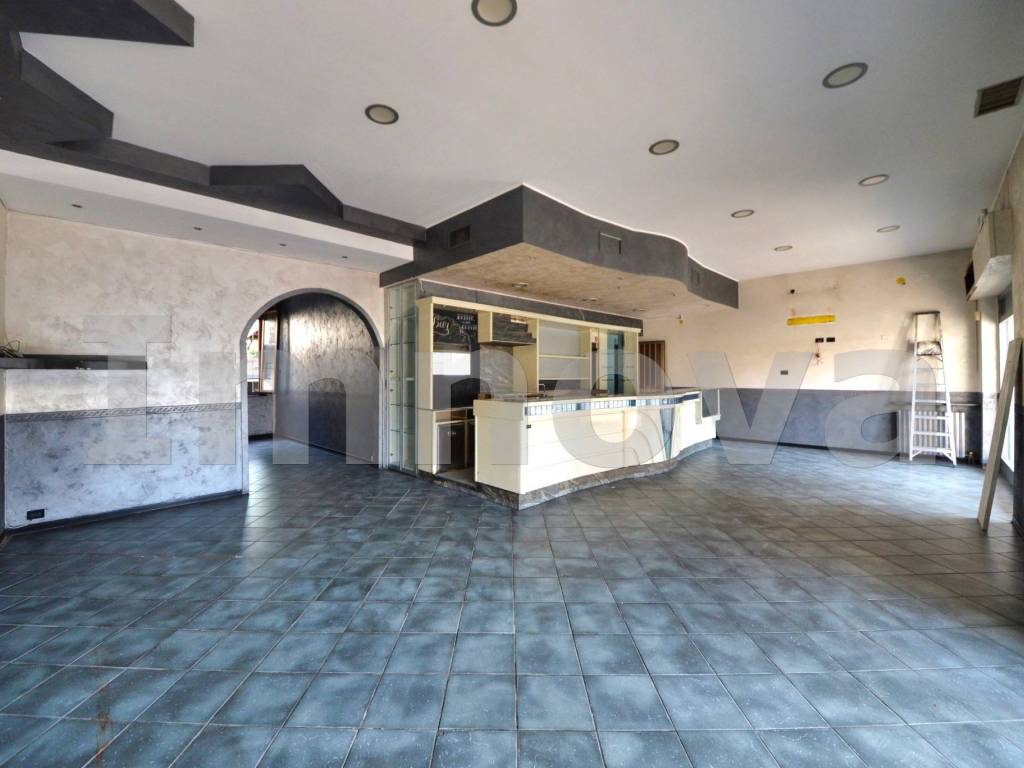 negozio in vendita a Cesano Maderno