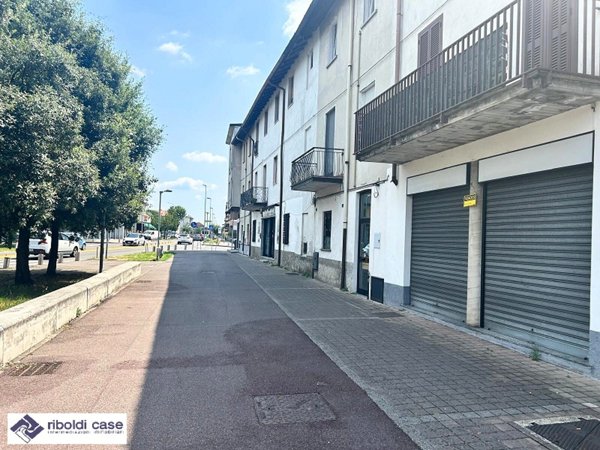 negozio in vendita a Cesano Maderno
