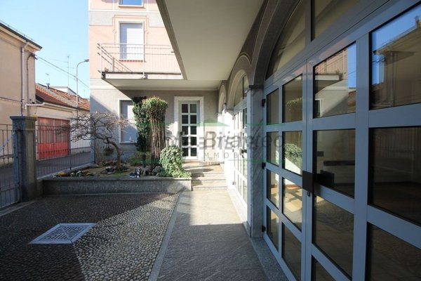 casa indipendente in vendita a Cesano Maderno in zona Binzago