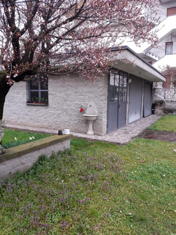 casa indipendente in vendita a Cesano Maderno