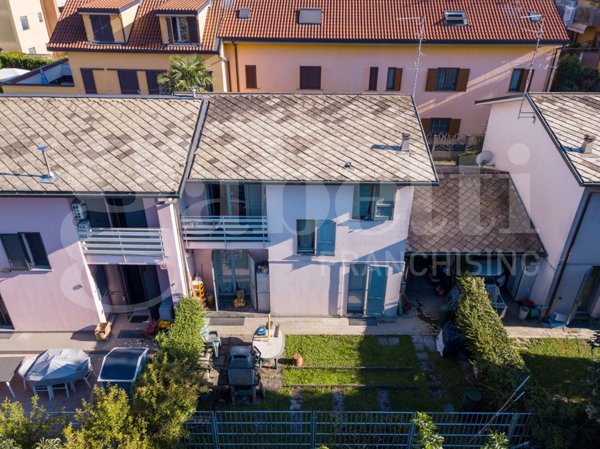casa indipendente in vendita a Cesano Maderno in zona Cassina Savina