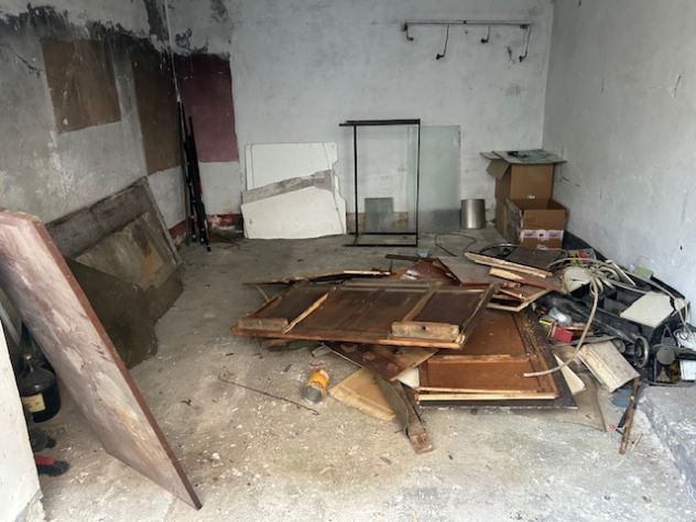 locale di sgombero in vendita a Cesano Maderno