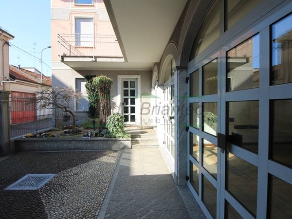 casa indipendente in vendita a Cesano Maderno in zona Binzago