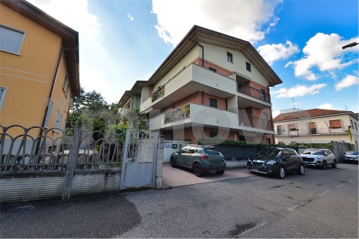 appartamento in vendita a Cesano Maderno in zona Binzago