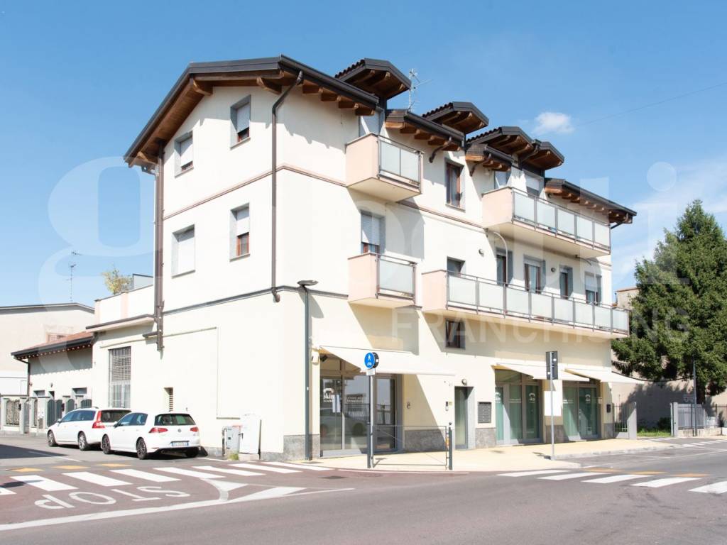 appartamento in vendita a Cesano Maderno in zona Cassina Savina