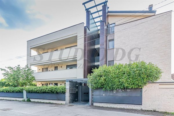 appartamento in vendita a Cesano Maderno in zona Binzago