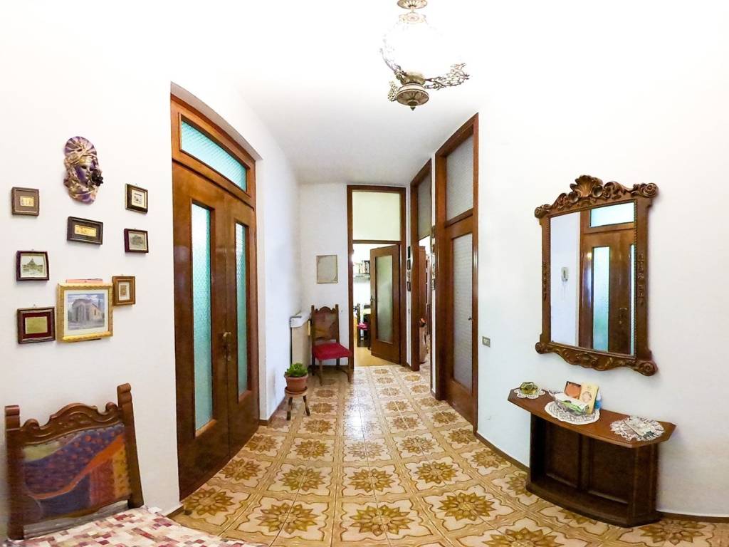 intera palazzina in vendita a Cesano Maderno