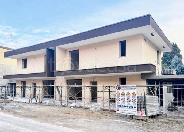 casa indipendente in vendita a Cesano Maderno in zona Binzago