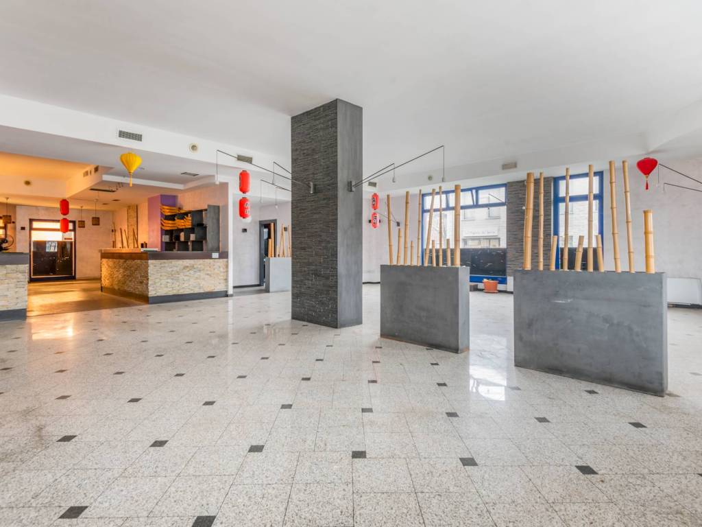 negozio in vendita a Cesano Maderno