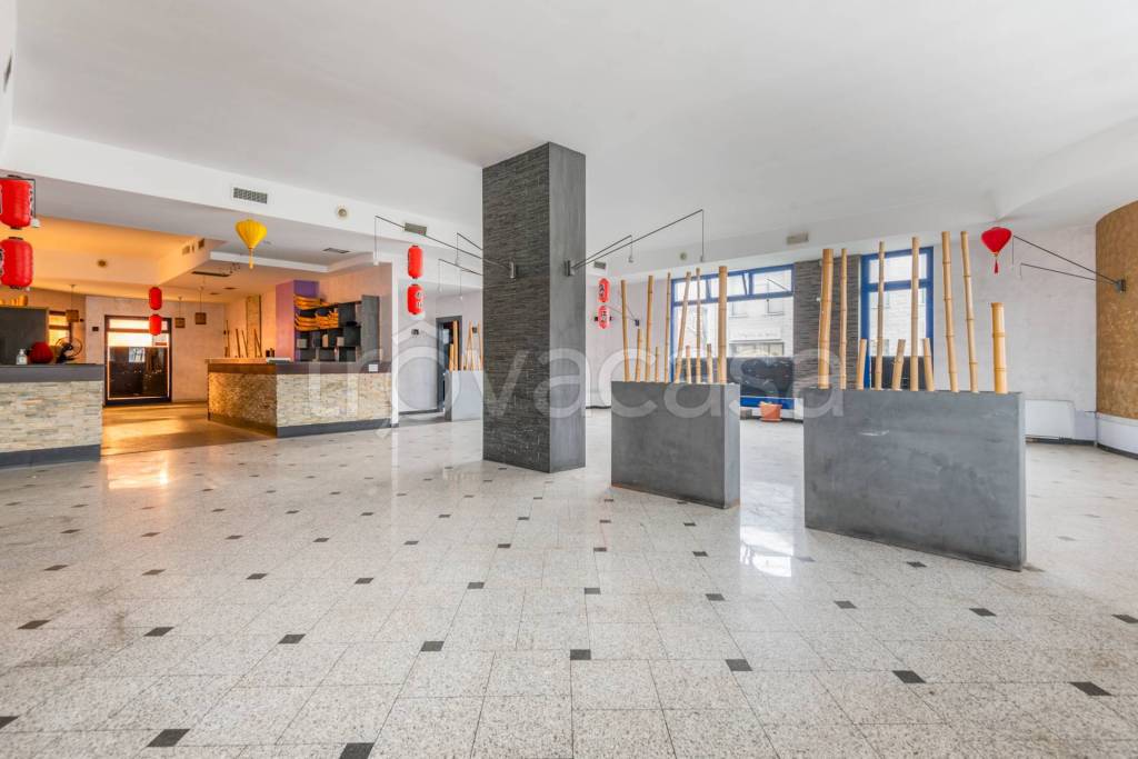 negozio in vendita a Cesano Maderno