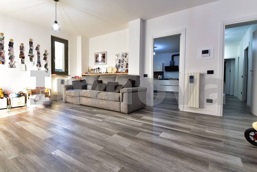 appartamento in vendita a Cesano Maderno in zona Cassina Savina