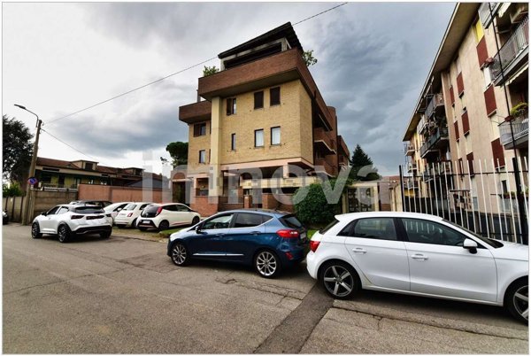 appartamento in vendita a Cesano Maderno in zona Binzago