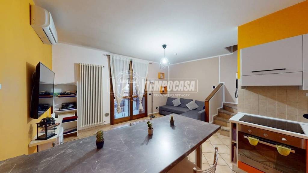 appartamento in vendita a Cesano Maderno in zona Binzago