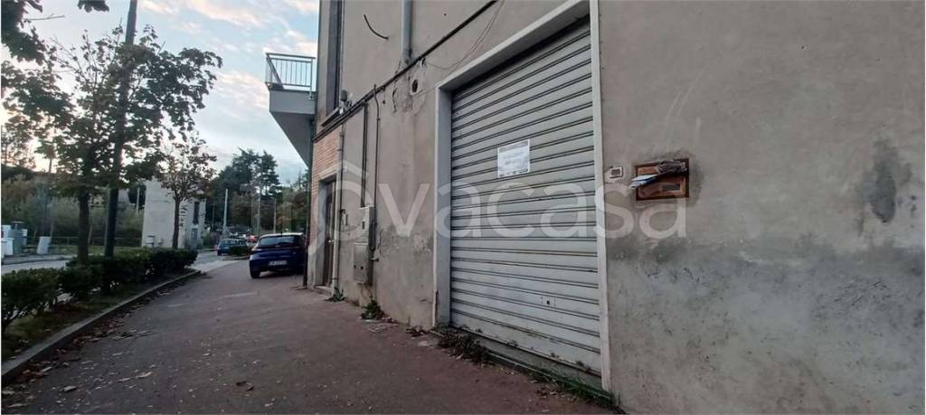 locale commerciale in vendita a Cesano Maderno