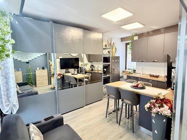 appartamento in vendita a Cesano Maderno in zona Binzago