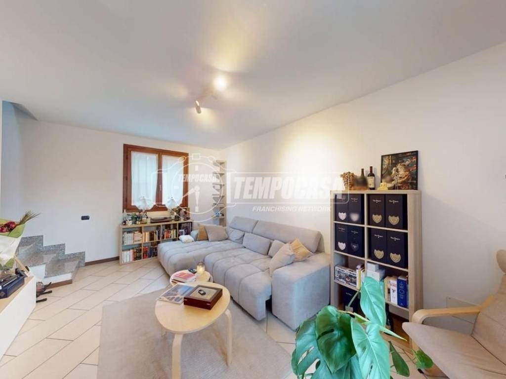 casa indipendente in vendita a Cesano Maderno in zona Binzago