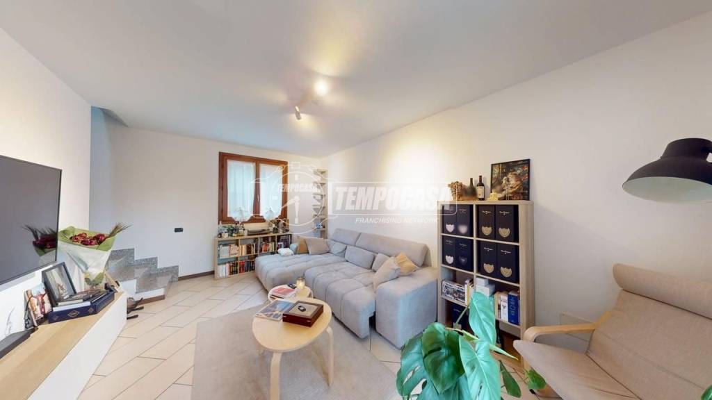 casa indipendente in vendita a Cesano Maderno in zona Binzago