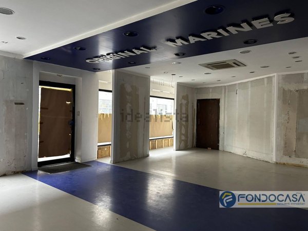 locale commerciale in vendita a Cesano Maderno